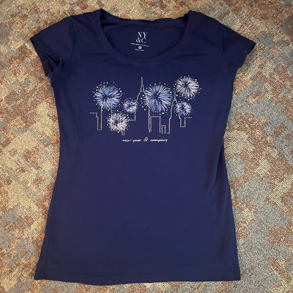 2 New York and Co Tshirts. - Picture 2 of 7